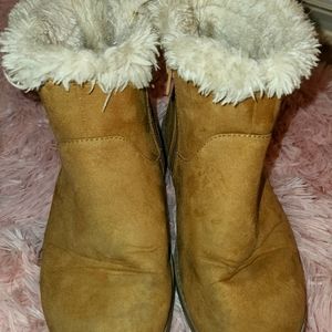 Cat & Jack tan faux fur top zip up boots
